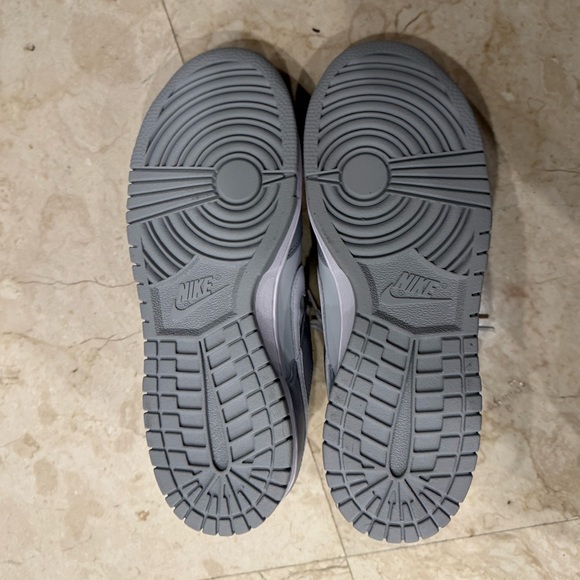 Nike Dunks Two-Tone Grey - Picture 4 of 5